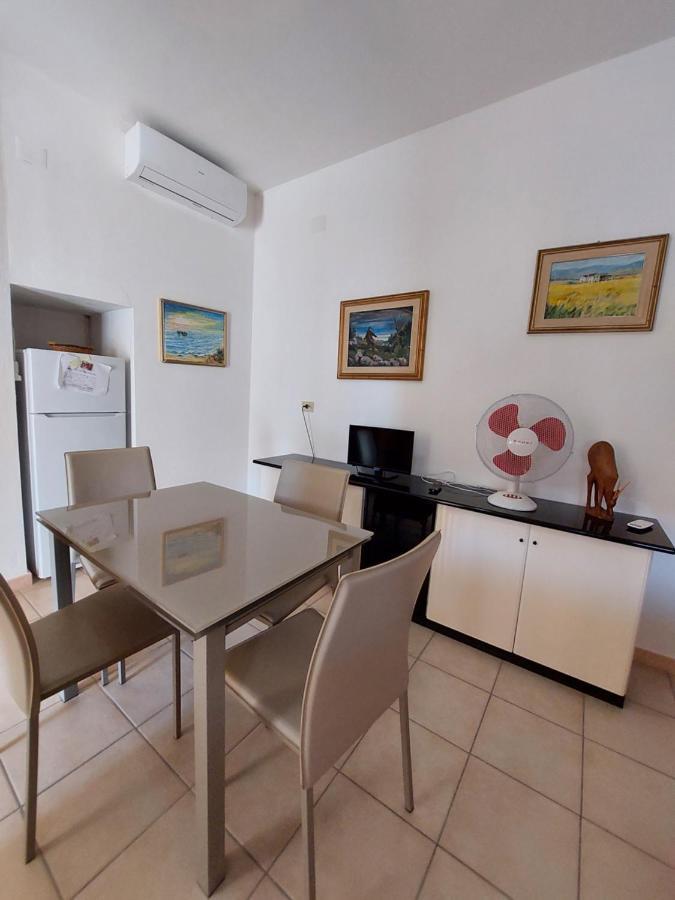 Appartamento Primo Piano Lungomare Санта-Марія-Наваррезе Екстер'єр фото