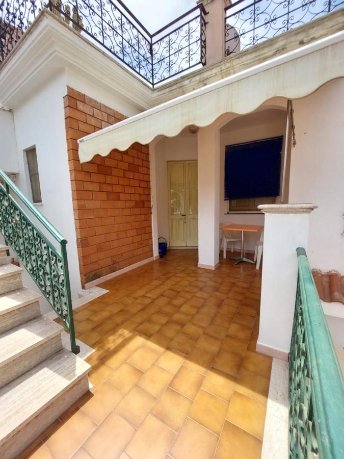 Appartamento Primo Piano Lungomare Санта-Марія-Наваррезе Екстер'єр фото