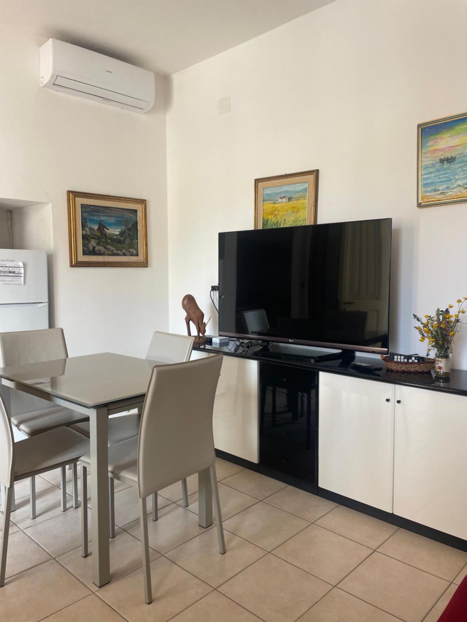 Appartamento Primo Piano Lungomare Санта-Марія-Наваррезе Екстер'єр фото